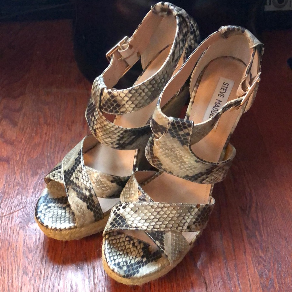 Steve Madden “Kloudd” snakeskin wedges
